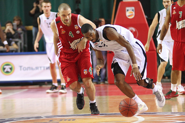 \"Красные Крылья\" сильнее \"Донецка\"