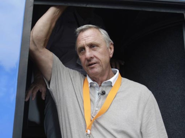 Кройф назвал Моуринью спорным персонажем