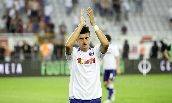 Белый не собирает переезжать в Россию