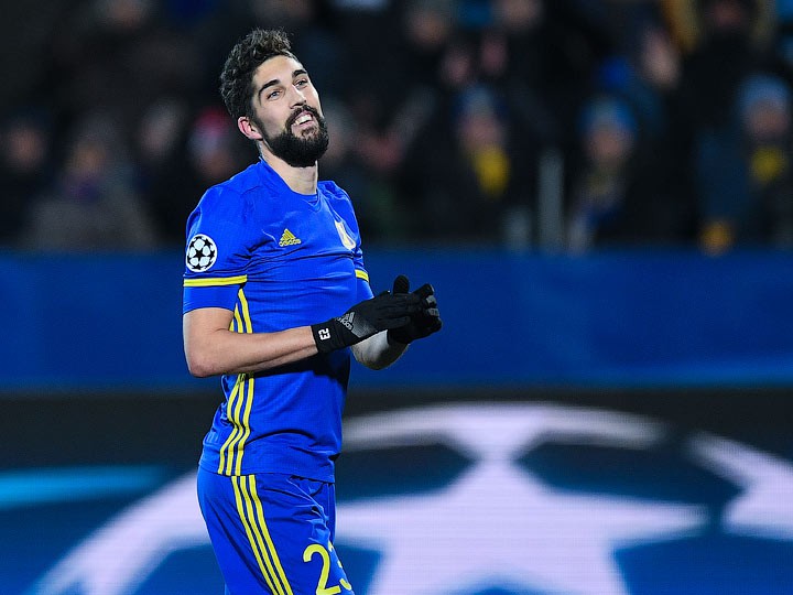 Мевля хочет обыграть \"МЮ\"