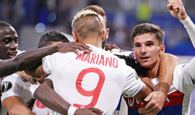 \"Лион\" не испытал проблем с \"Вильярреалом\"