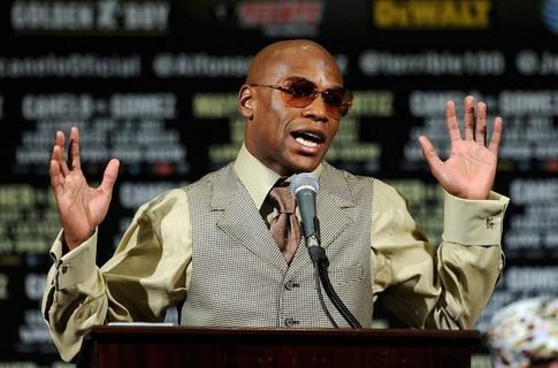 \"Красавчика\" Флойда признали самым богатым спортсменом США 