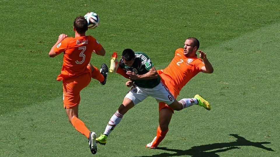 ЧМ-2014: Голландцы вышли в 1/4 финала, переиграв сборную Мексики