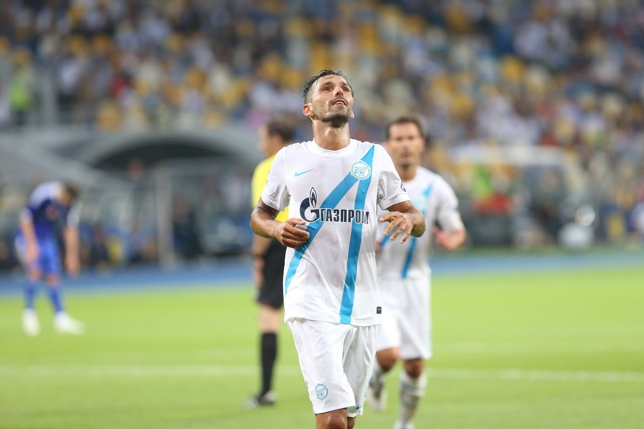 \"Динамо\" и \"Зенит\" не смогли выявить победителя 