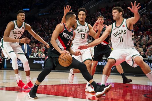 \"Портленд Трэйл Блэйзерс\" обыграли \"Милуоки Бакс\" с разницей в 15 очков