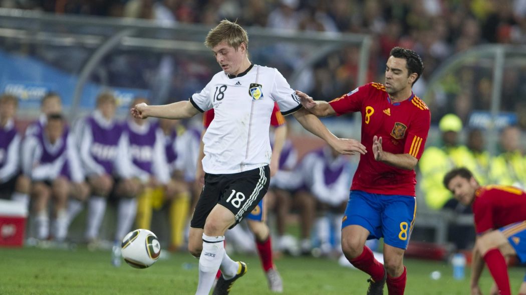 Хави выразил восхищение Кроосом