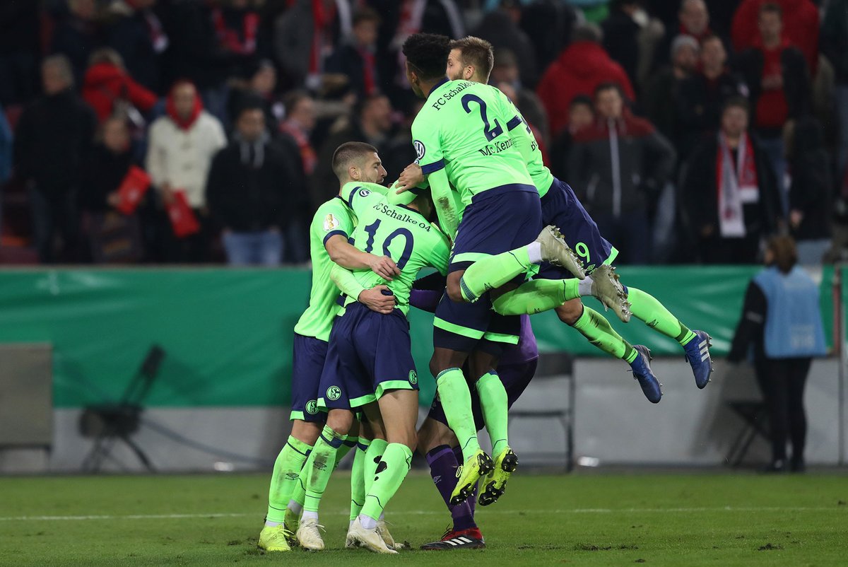 \"Шальке\" обыграл \"Кельн\" в серии пенальти