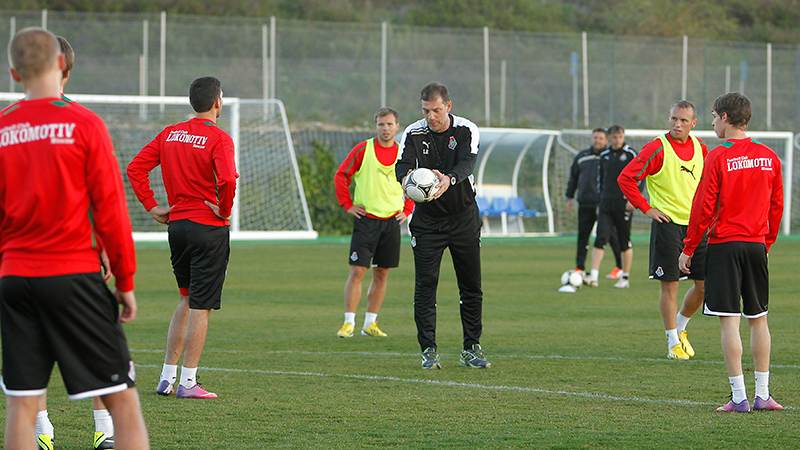 \"Локомотив\" сыграет против ЦСКА на сборе в Испании