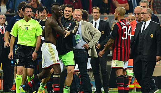 \"Россонери\" ищут психолога для Балотелли