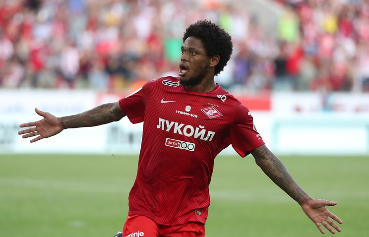 Адриано не планирует покидать \"Спартак\"