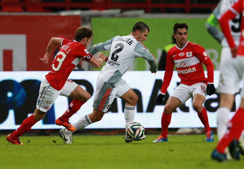 \"Спартак\" опозорился в домашнем матче с \"Уралом\"