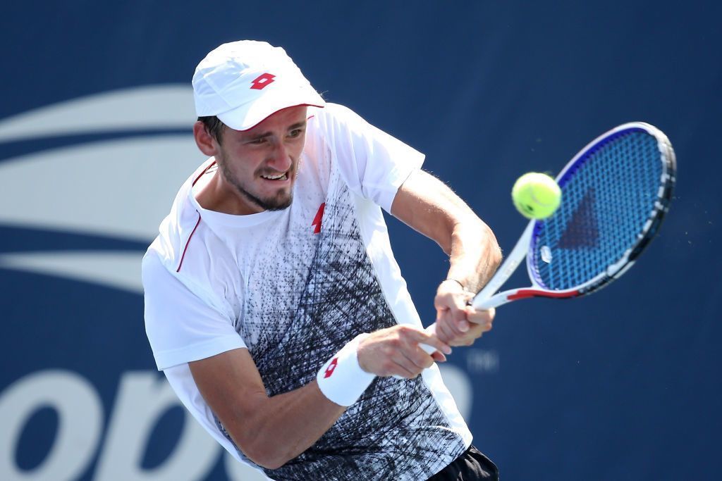 Медведев без проблем вышел в четвертьфинал \"Кубка Кремля\"