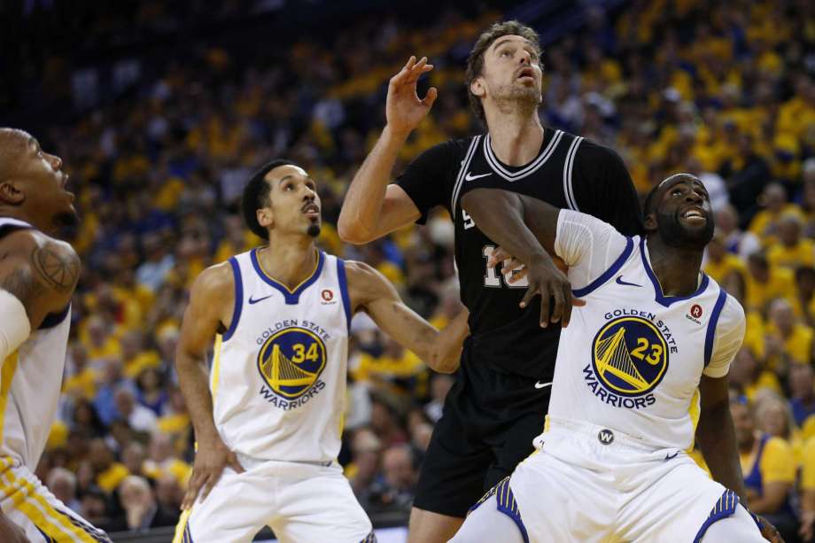 \"Голден Стэйт Уорриорз\" оказался сильнее \"Сан-Антонио Спёрс\" 