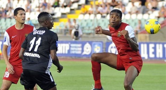 \"Заря\" в Луганске не смогла победить \"Металлург\" З