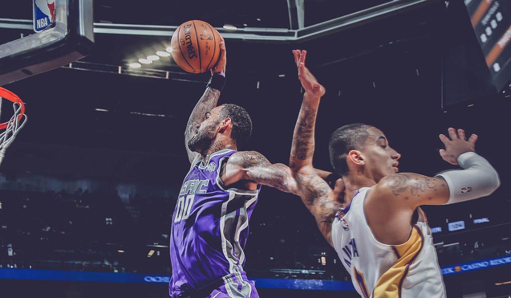 \"Лейкерс\" проиграли на выезде \"Сакраменто\"