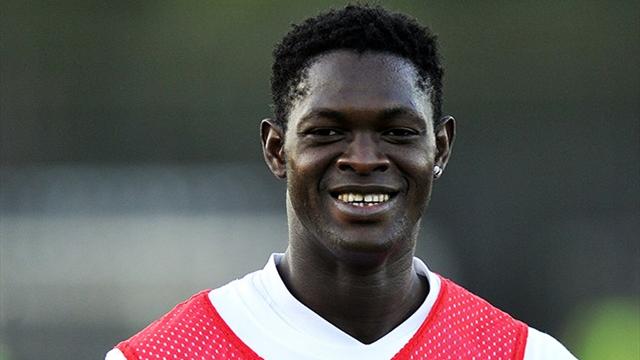 Аделейе подписал контракт с \"Анжи\"