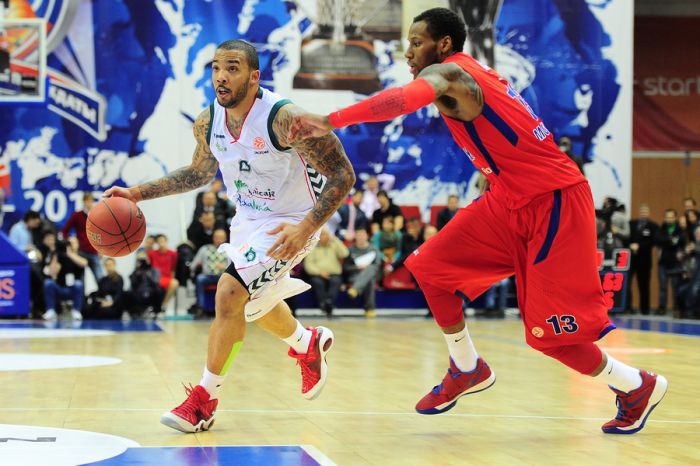 ЦСКА сумел переиграть \"Уникаху\" в матче Топ-16 Евролиги