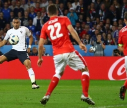 Франция и Швейцария пробились в плей-офф ЧЕ-2016