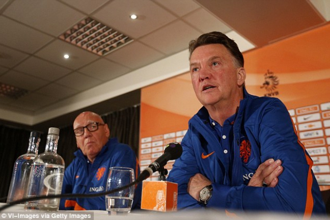 Ван Гал объявил расширенный состав сборной Голландии на ЧМ-2014