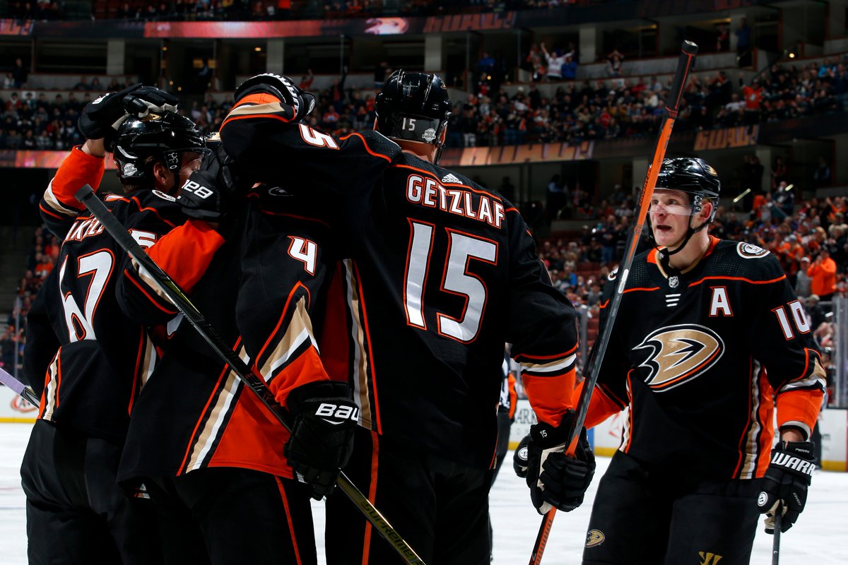 \"Анахайм\" по буллитам проиграл \"Эдмонтону\"