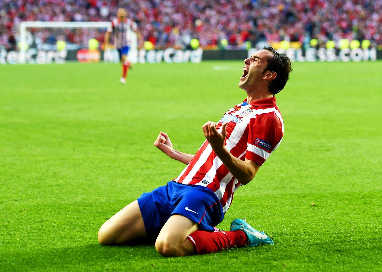 На защитника \"Атлетико\" претендуют три топ-клуба