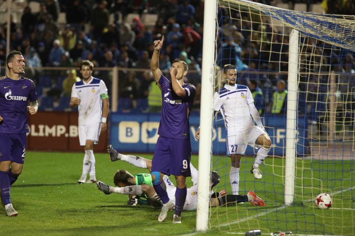 \"Зенит\" разгромно обыграл \"Волгарь\"