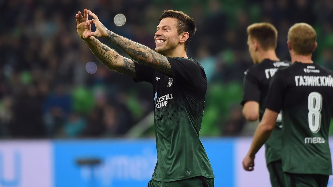 Смолов объяснил, почему не переехал в Китай