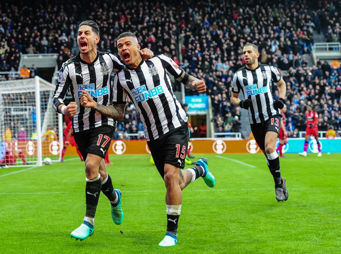 \"Ньюкасл\" минимально одолел \"Хаддерсфилд\"