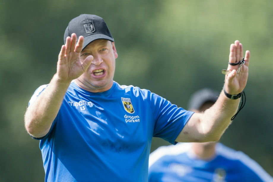 Агент: руководство \"Витесса\" удовлетворено работой Слуцкого