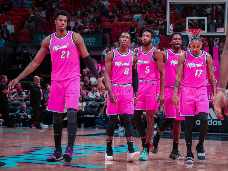 \"Майами Хит\" комфортно одолели \"Кливленд Кавальерс\"