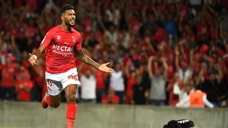 \"Ним\" сенсационно переиграл \"Марсель\"