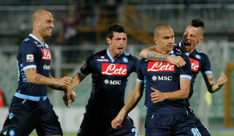 \"Наполи\" громит \"Пескару\" на выезде