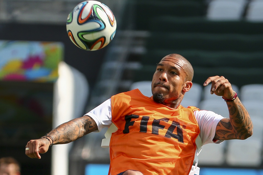 Де Йонг может пропустить остаток ЧМ-2014