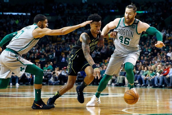 \"Атланта Хоукс\" оказались сильнее \"Бостон Селтикс\"