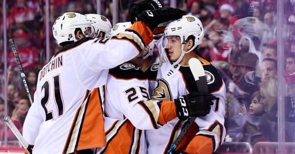 \"Анахайм\" обыграл \"Вашингтон\", уступая в счете 1:5