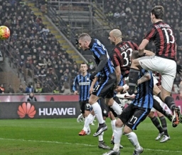 Милан уверенно одолел Интер