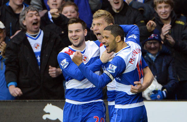 \"Юнайтед\" и \"Сити\" побеждают, гол Погребняка прервал безвыигрышную серию \"Рединга\" 