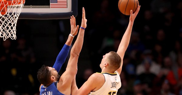 \"Денвер\" оказался сильнее \"Далласа\"