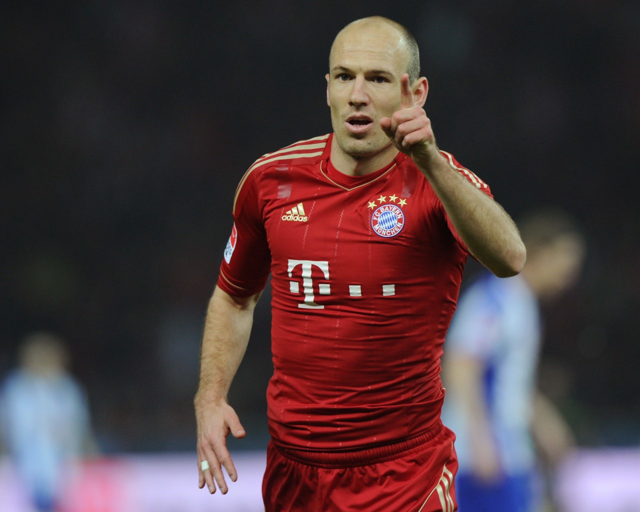 Роббен смеется со слухов о своем уходе из \"Баварии\"