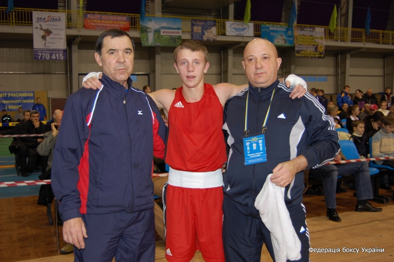 Буценко вышел в финал чемпионата Европы по боксу