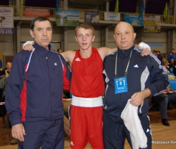 Буценко вышел в финал чемпионата Европы по боксу