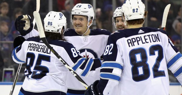 \"Виннипег\" победил \"Рейнджерс\" по буллитам