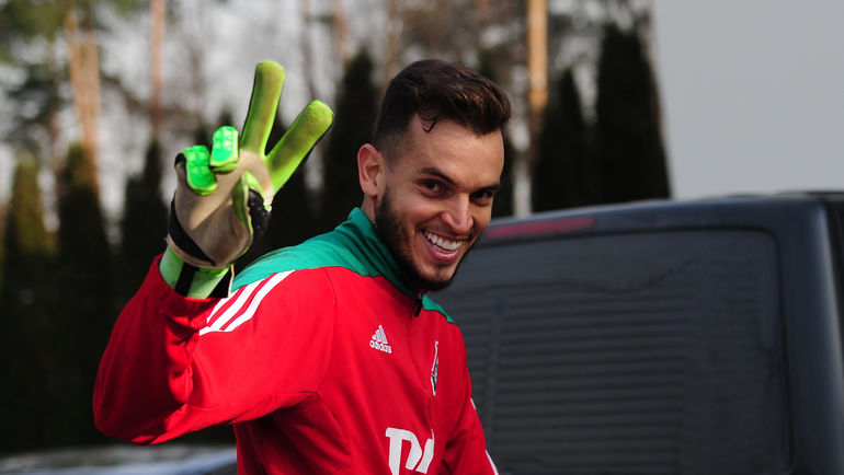 Гилерме все реже стал летать в Бразилию