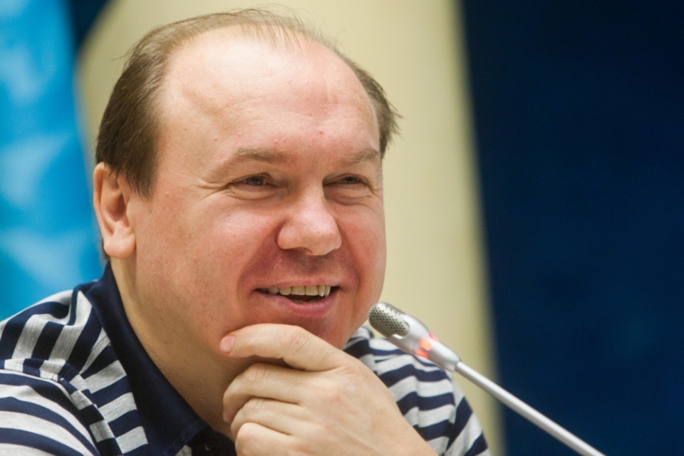Леоненко раскритиковал Стерлинга
