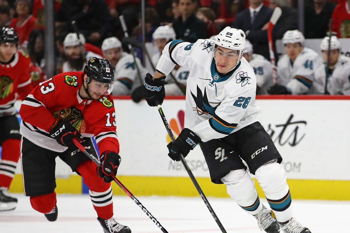 \"Чикаго Блэкхоукс\" уверенно обыграли \"Сан-Хосе Шаркс\"
