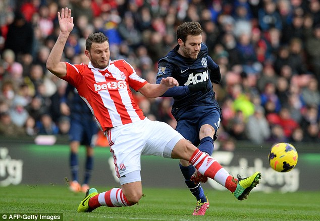 \"МЮ\" снова проигрывает