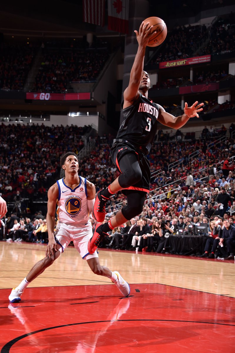 \"Хьюстон\" у себя дома уступил \"Голден Стэйт\"