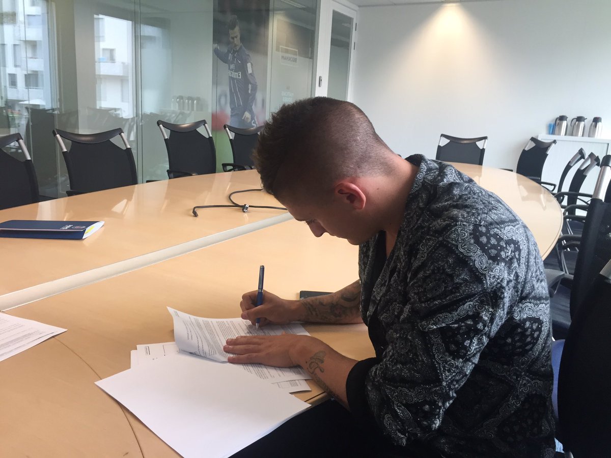 Официально: Верратти продлил контракт с \"ПСЖ\"