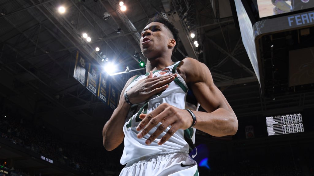 \"Милуоки\" удержал победу над \"Бостоном\"