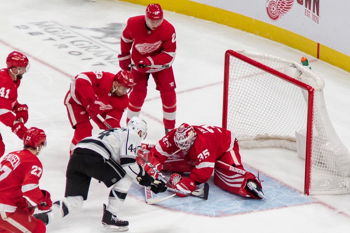 \"Детройт\" уверенно обыграл \"Лос-Анджелес\"